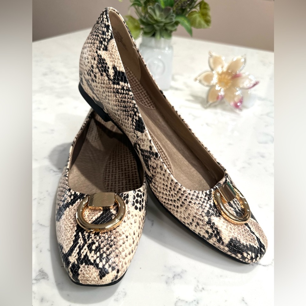 BARETRAPS flats- reptiles print